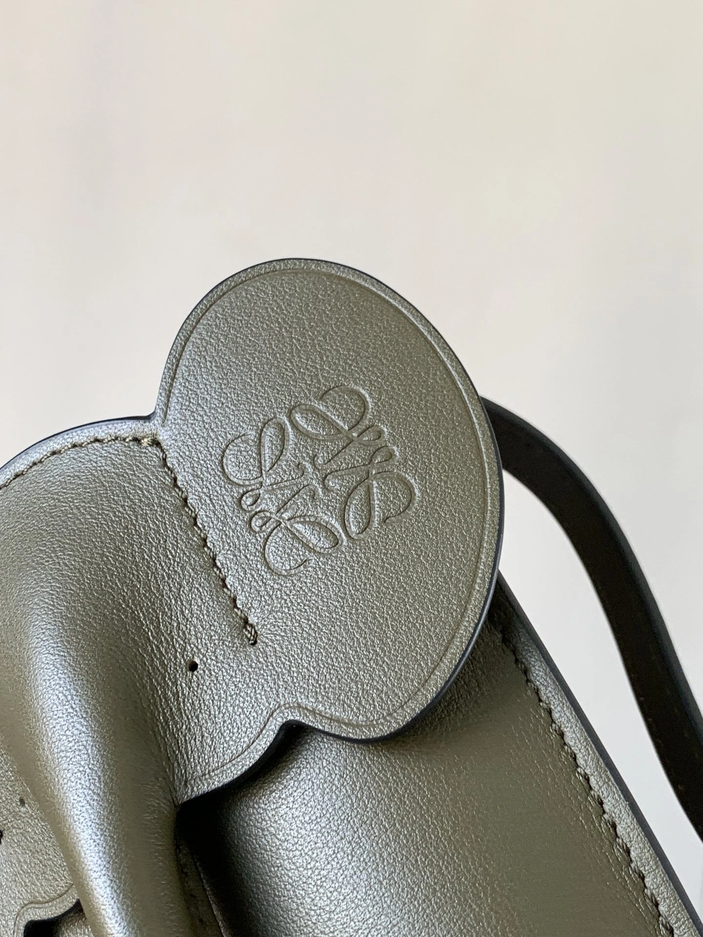 Sporty Loewe Elephant Bags 72020