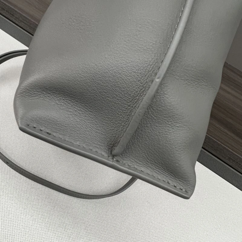 WellDesigned Loewe Flamenco Bags 58581