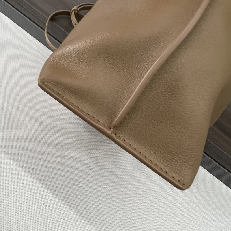 Fashionable Loewe Flamenco Bags 77432