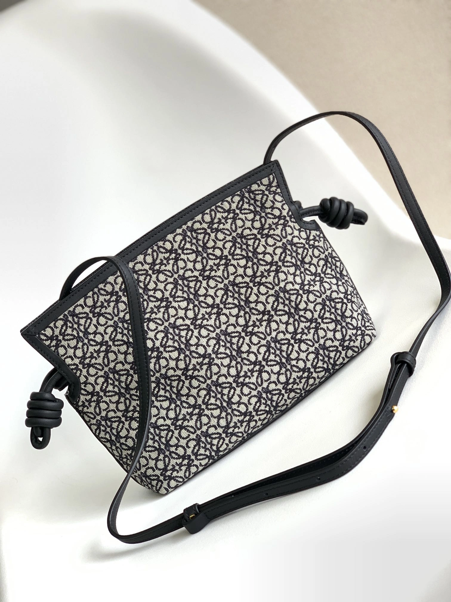 Loewe Flamenco Bags WrinkleFree 72173