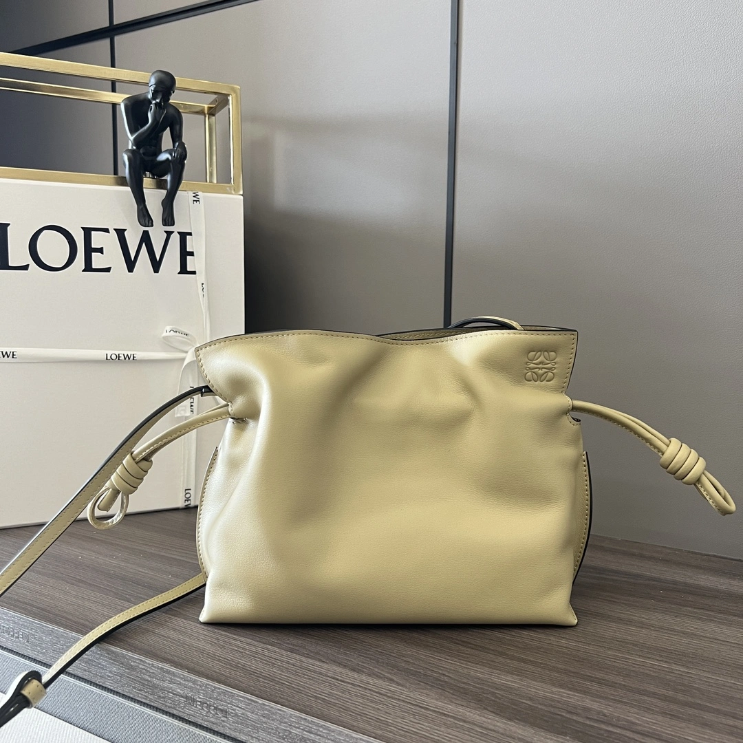 Minimalist Loewe Flamenco Bags 72169