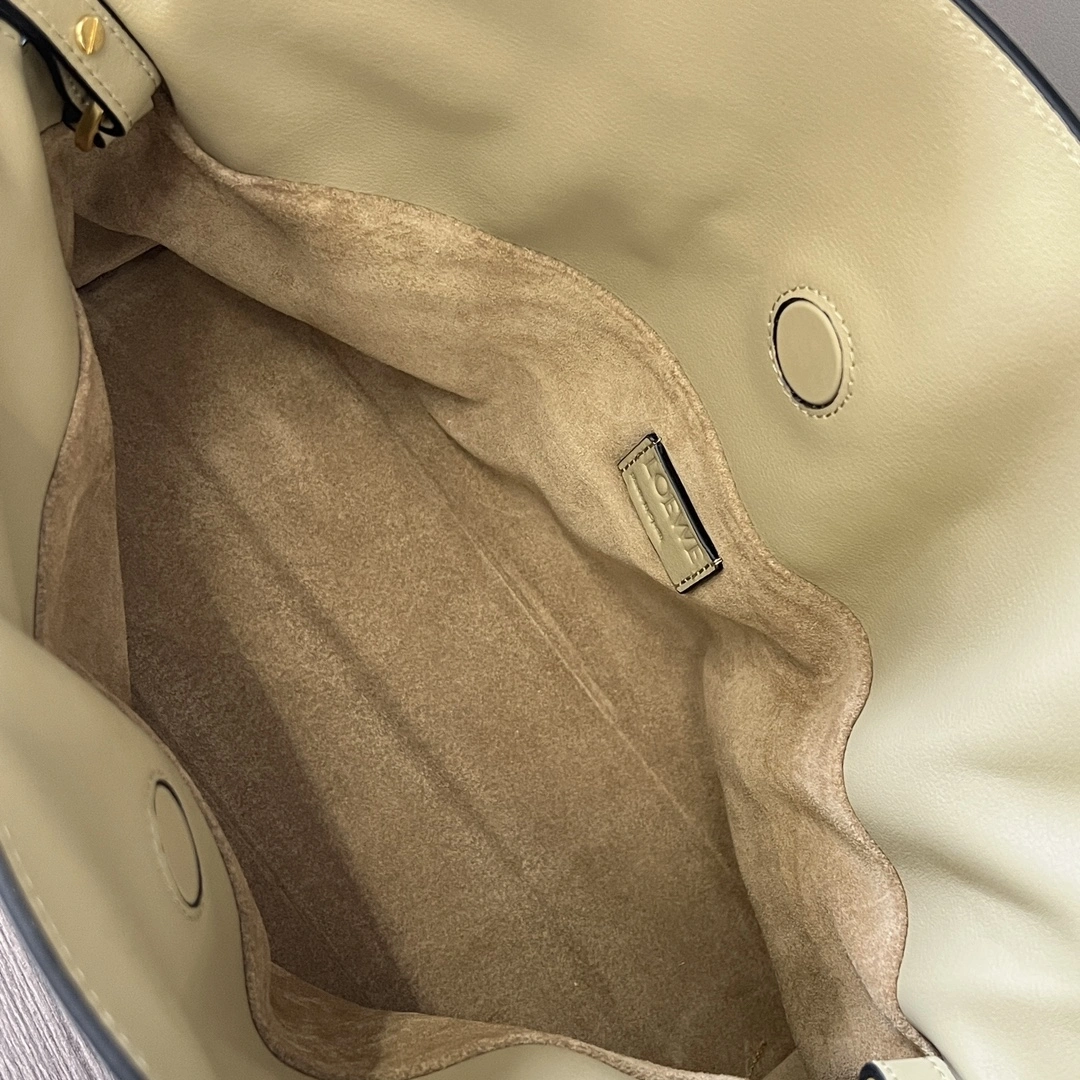 Loewe Flamenco Bags Versatile 72158