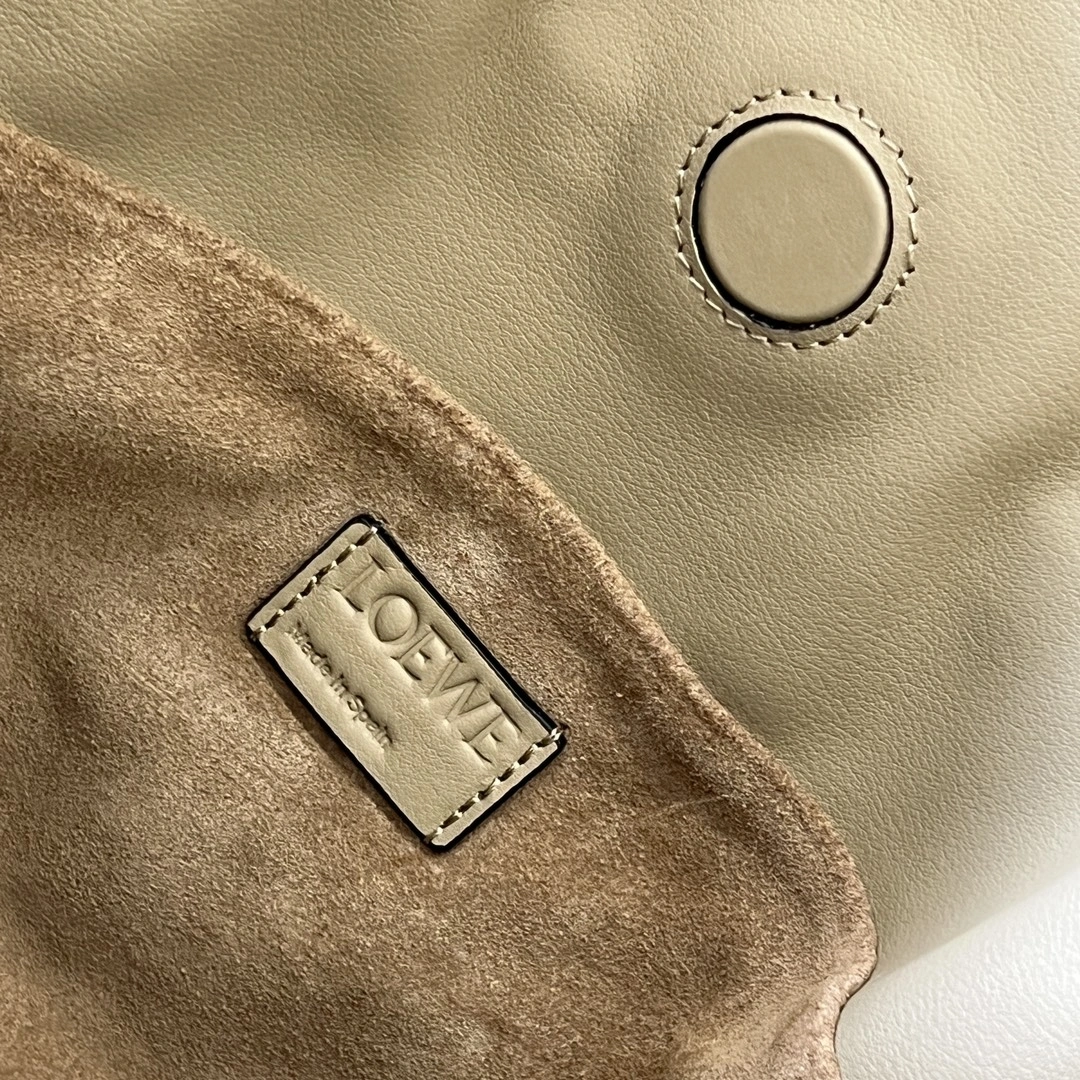 Loewe Flamenco Bags Versatile 72158