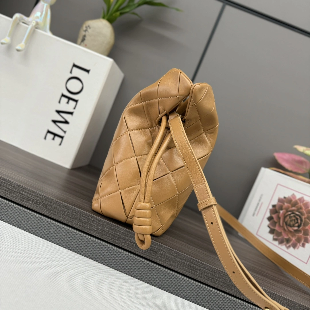 Stylish Loewe Flamenco Bags 67265