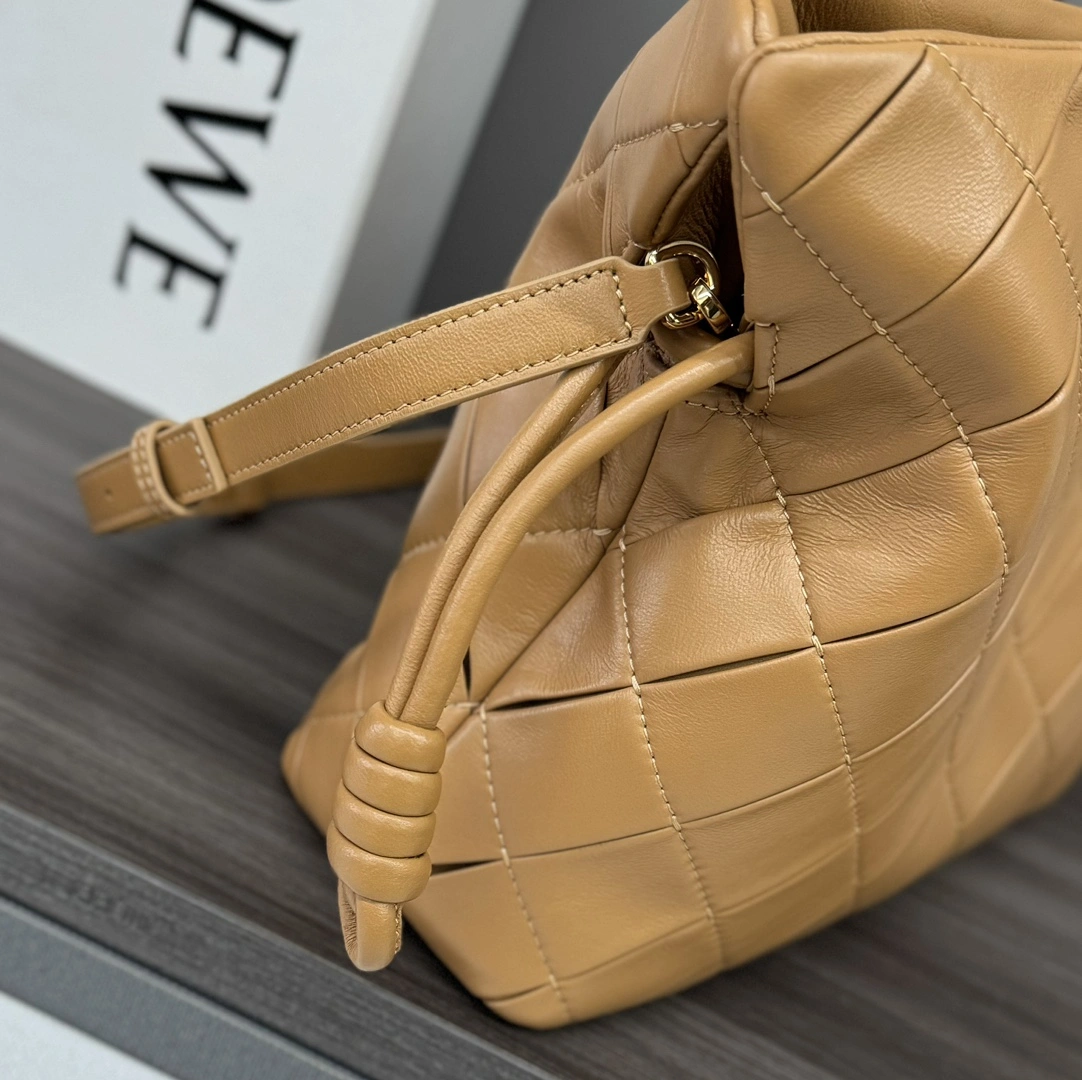 Stylish Loewe Flamenco Bags 67265