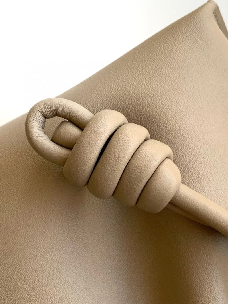 Loewe Flamenco Bags Versatile 61255