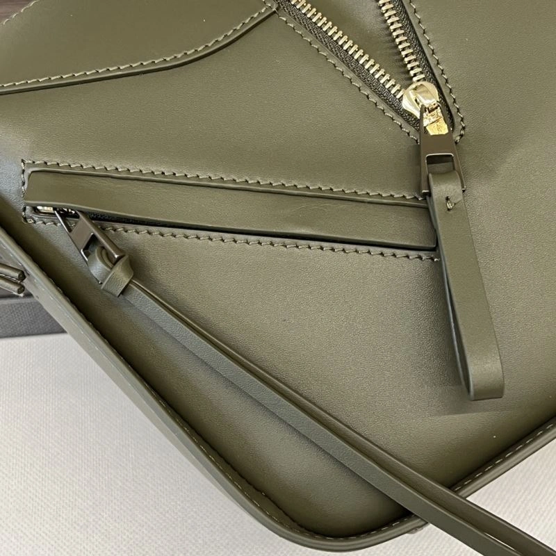 Snug Loewe Hammock Bags 73347