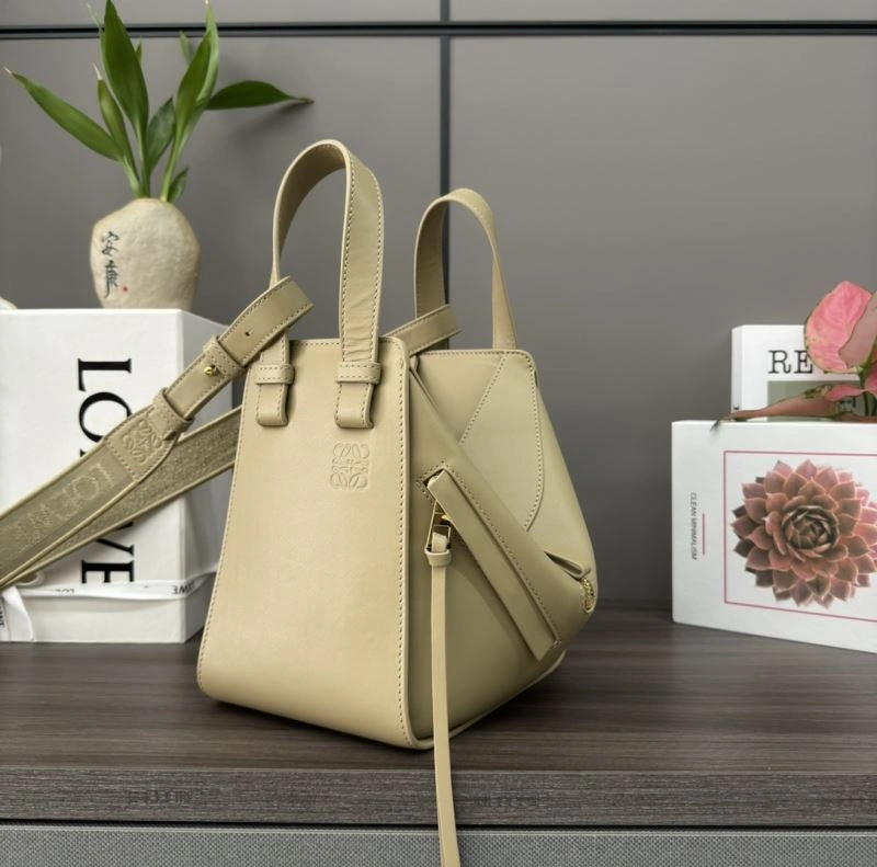 Cozy Loewe Hammock Bags 73343