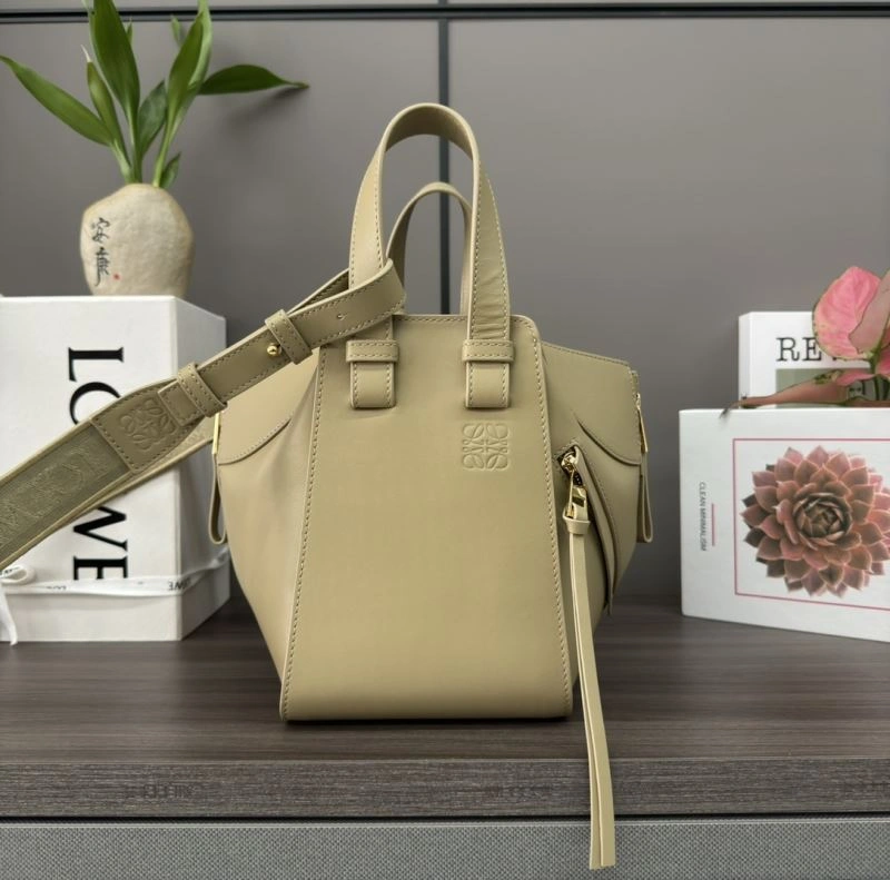 Cozy Loewe Hammock Bags 73343