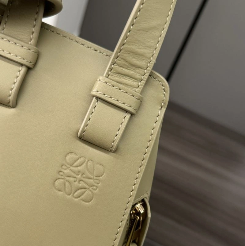 Cozy Loewe Hammock Bags 73343