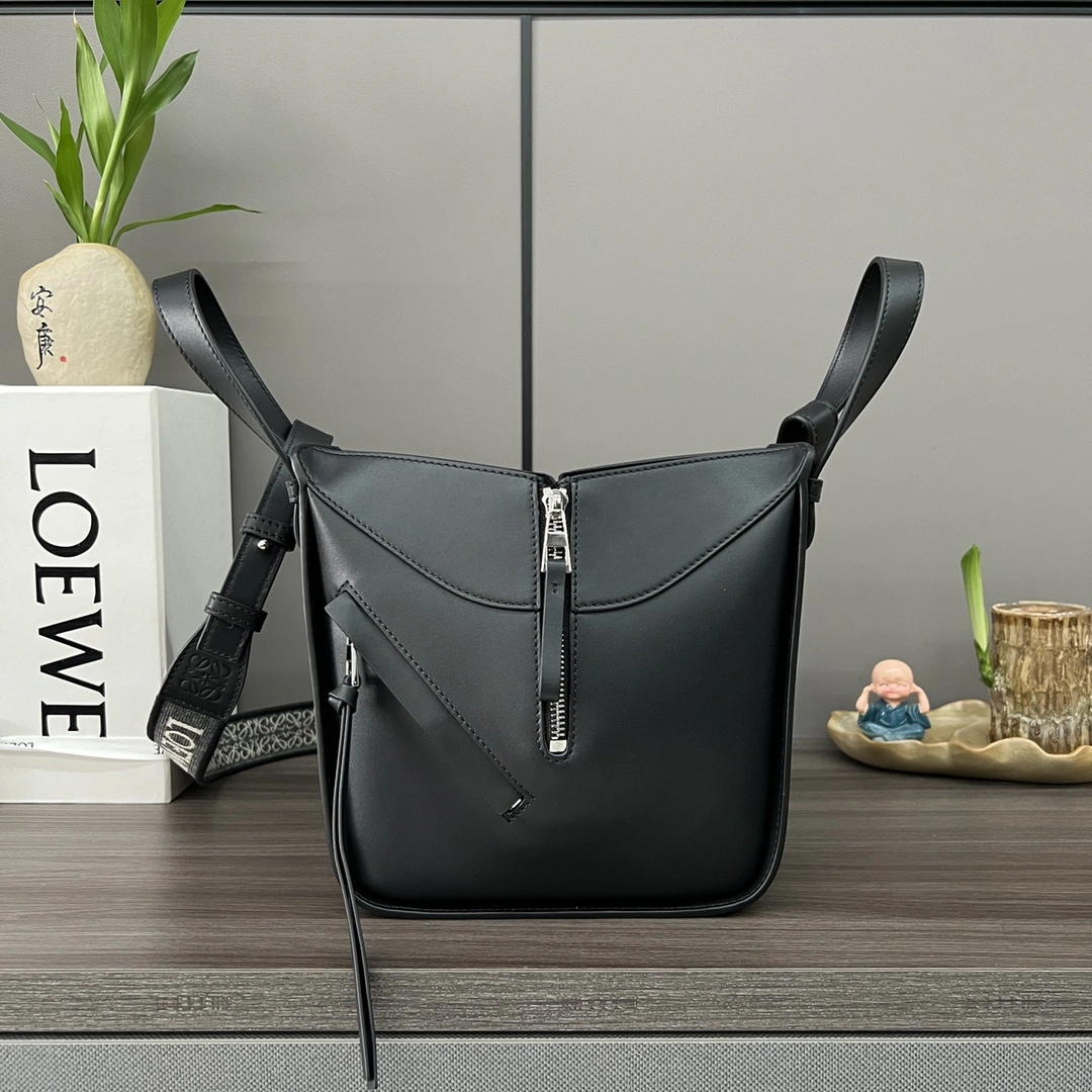 Loewe Hammock Bags Bold 67212