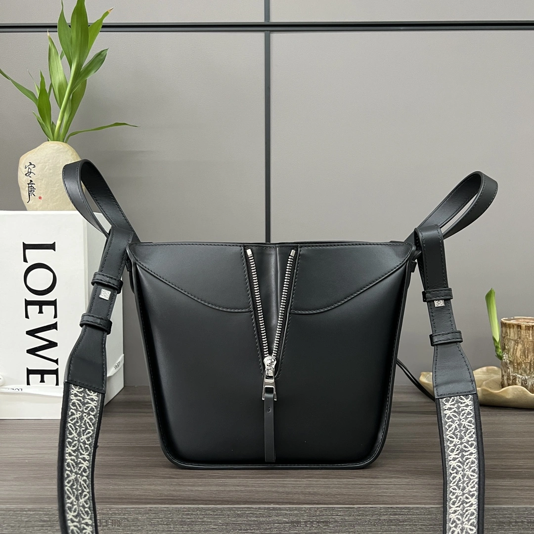 Loewe Hammock Bags Bold 67212