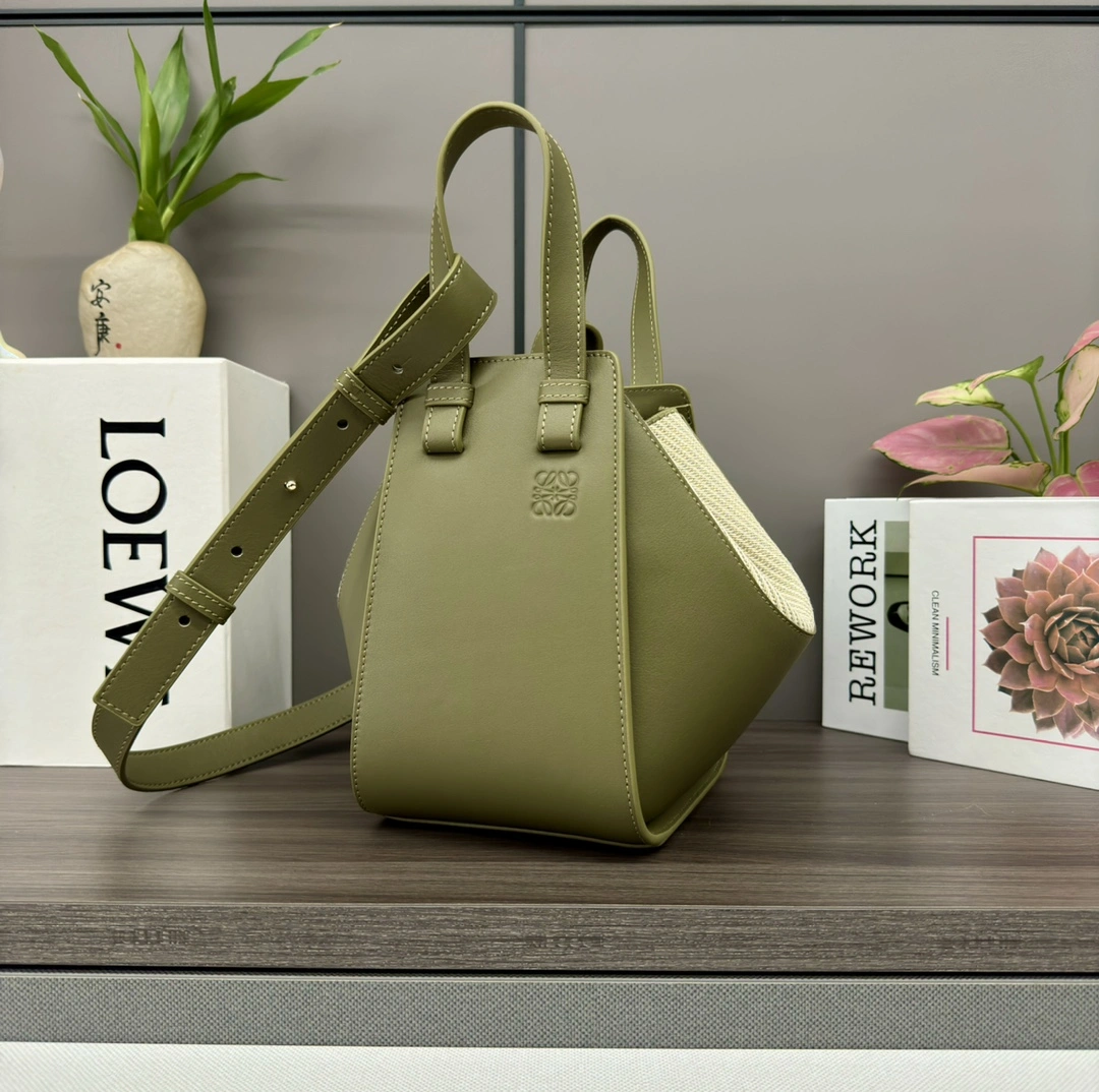 WrinkleFree Loewe Hammock Bags 67197