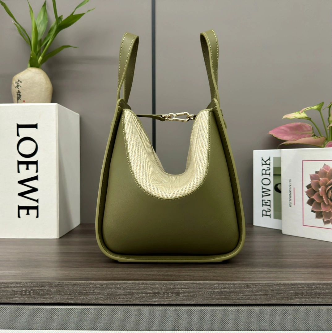 WrinkleFree Loewe Hammock Bags 67197