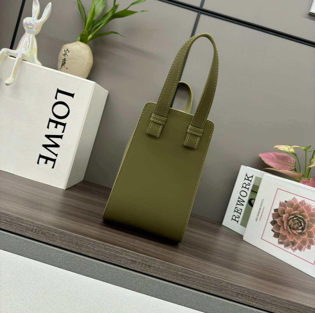 WrinkleFree Loewe Hammock Bags 67197