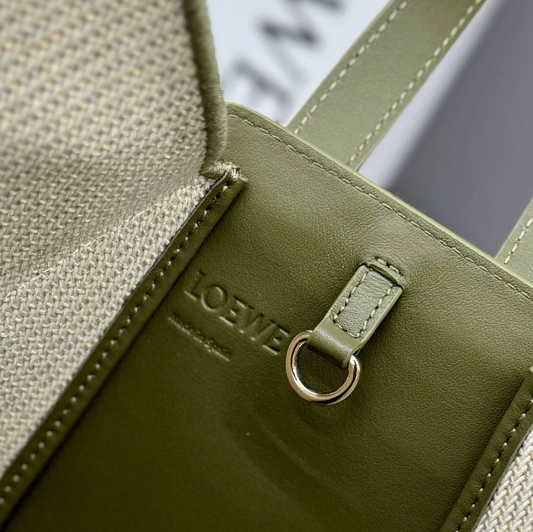 WrinkleFree Loewe Hammock Bags 67197