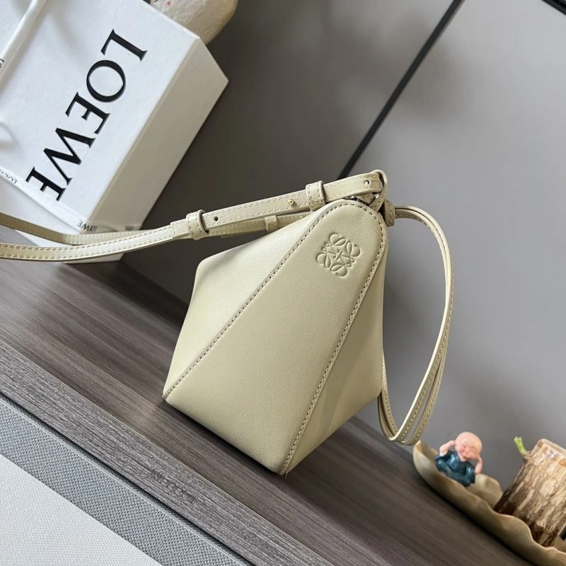 Vibrant Loewe Hobo Bags 58484