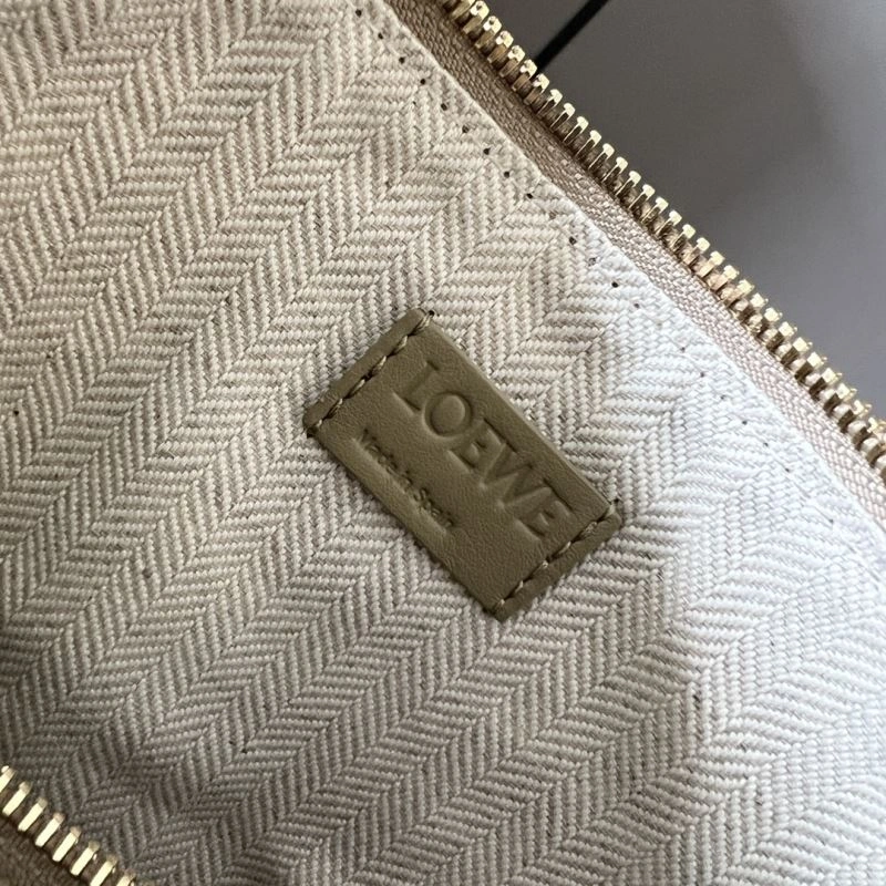 Vibrant Loewe Hobo Bags 58484