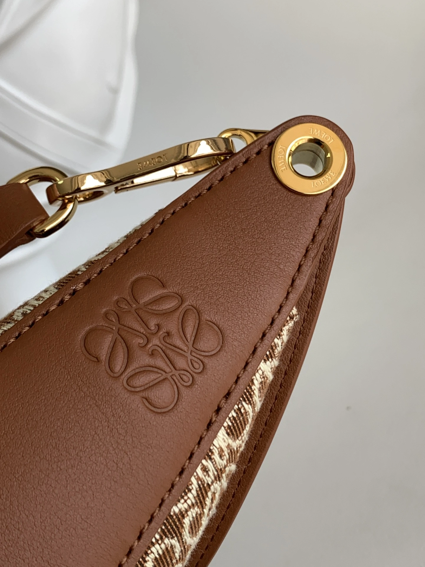 Elegant Loewe Hobo Bags 72132