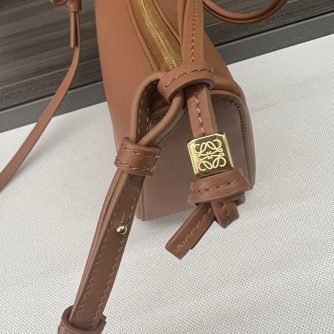 Loewe Hobo Bags Timeless 67198