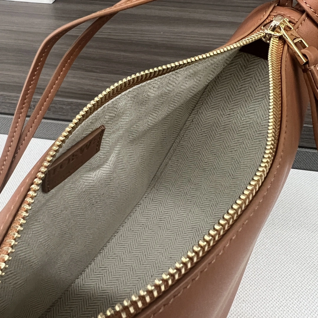 Loewe Hobo Bags Timeless 67198
