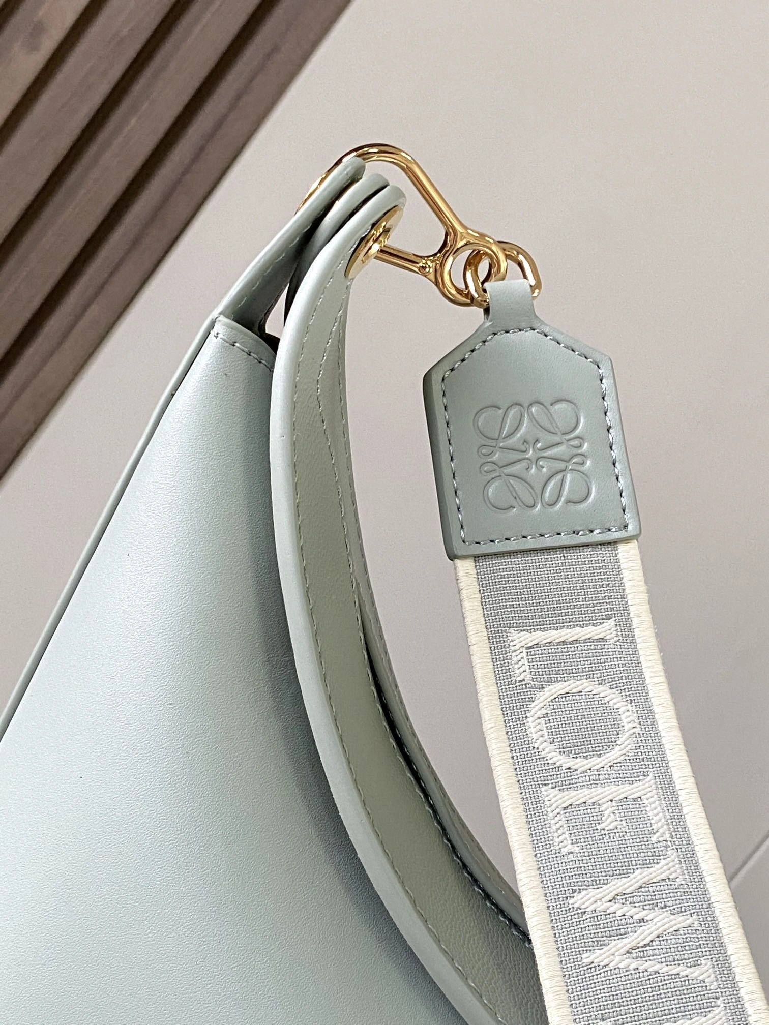 Resilient Loewe Hobo Bags 71961