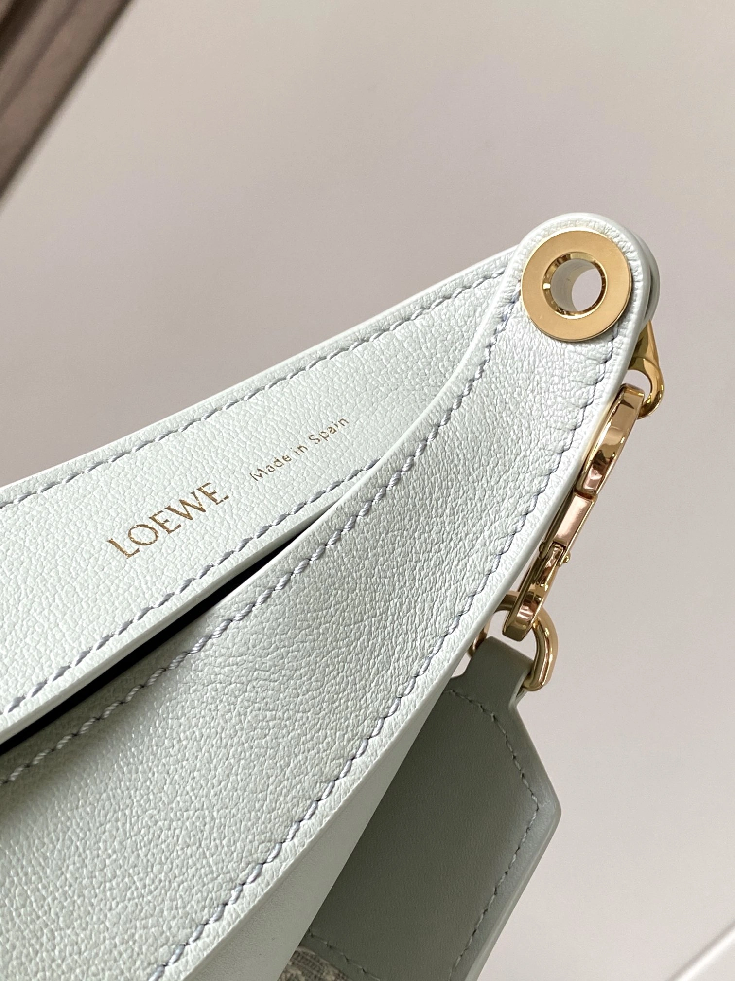 Resilient Loewe Hobo Bags 71961