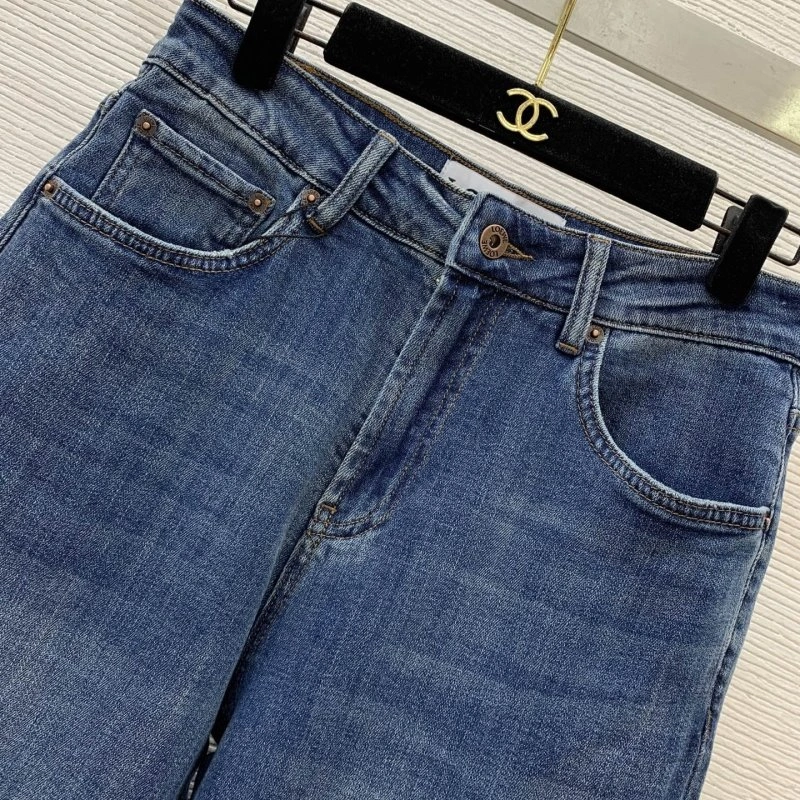 ModernLook Loewe Jeans 153131