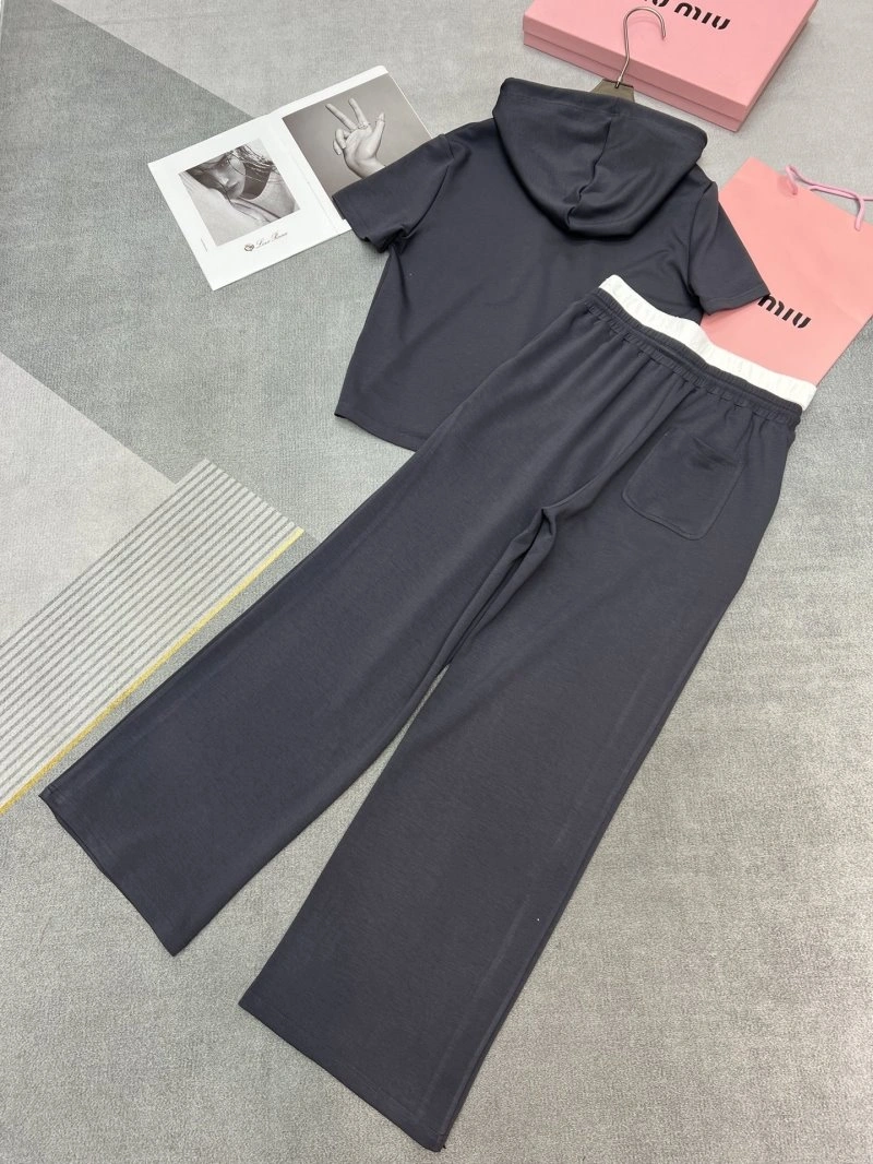 Efficient Loewe Long Suits 149786