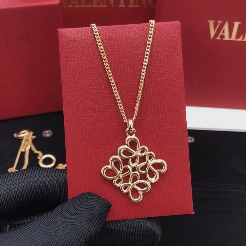 SoftTouch Loewe Necklaces 210584