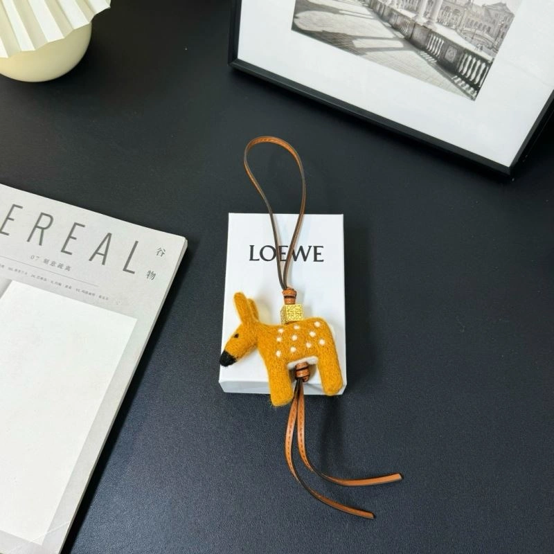 Versatile Loewe Ornaments 269533