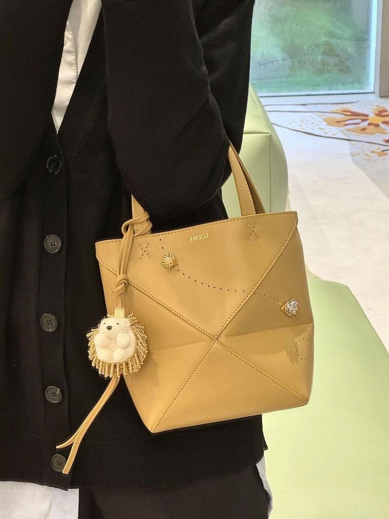 Efficient Loewe Ornaments 269706