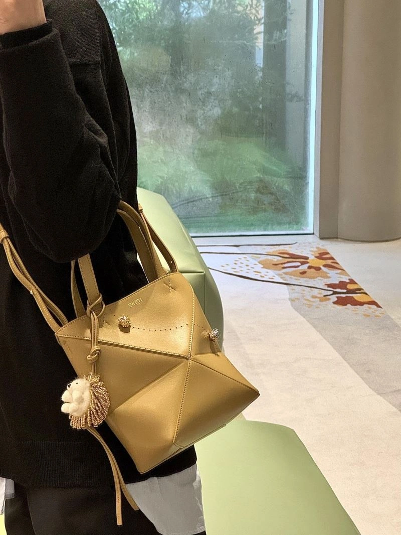 Efficient Loewe Ornaments 269706