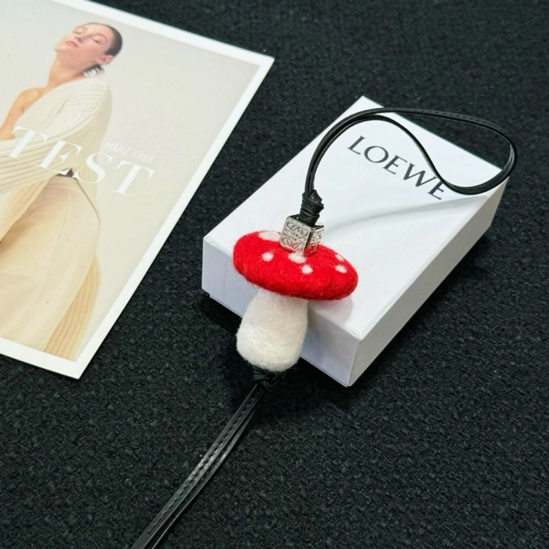 FreshLook Loewe Ornaments 269618