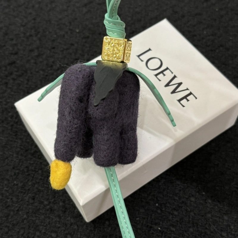 Versatile Loewe Ornaments 269612