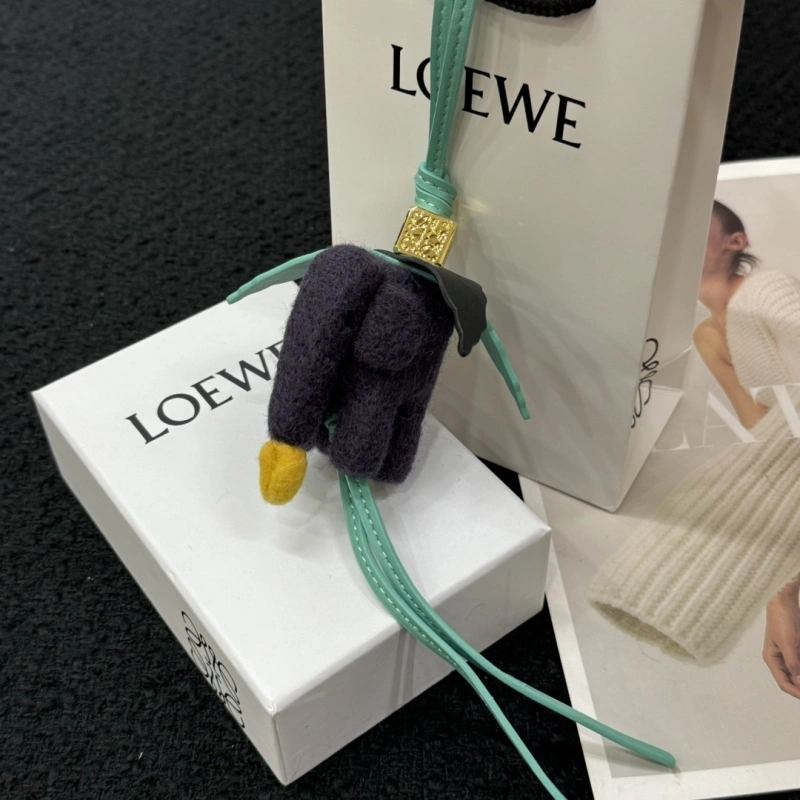 Versatile Loewe Ornaments 269612