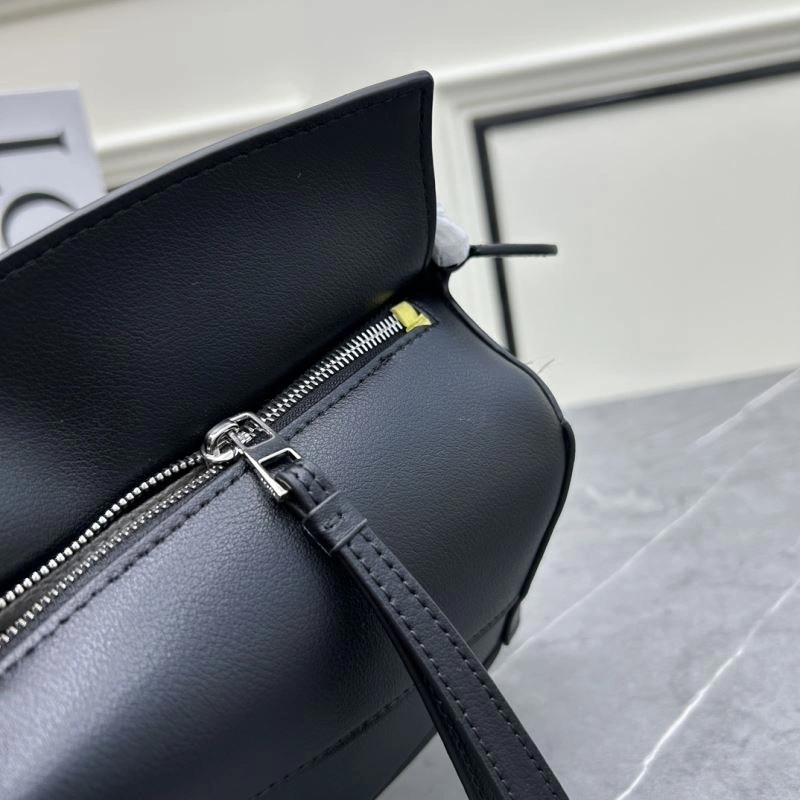 Neat Loewe Puzzle Bags 83713