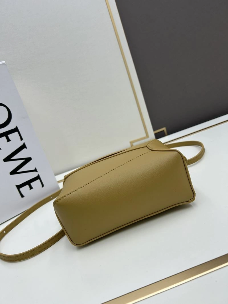 UrbanChic Loewe Puzzle Bags 83681