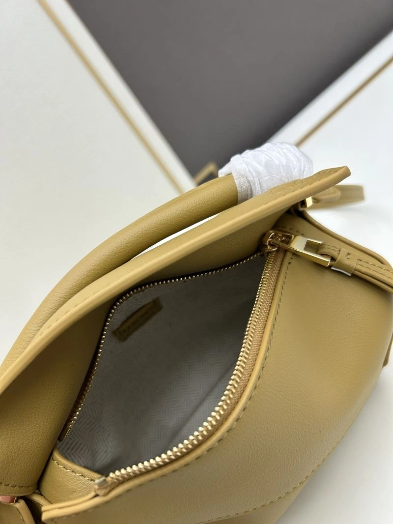 UrbanChic Loewe Puzzle Bags 83681
