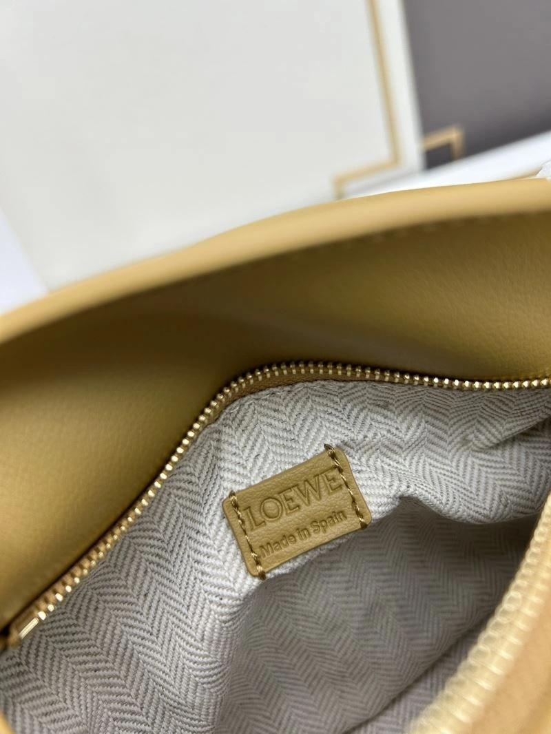 UrbanChic Loewe Puzzle Bags 83681