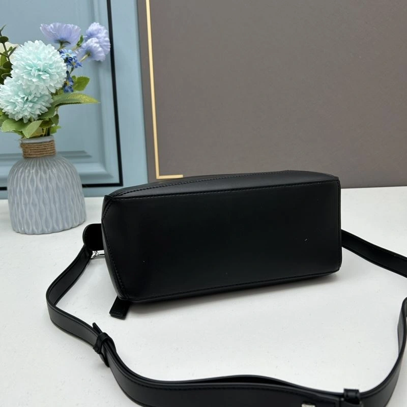 Unique Loewe Puzzle Bags 83679