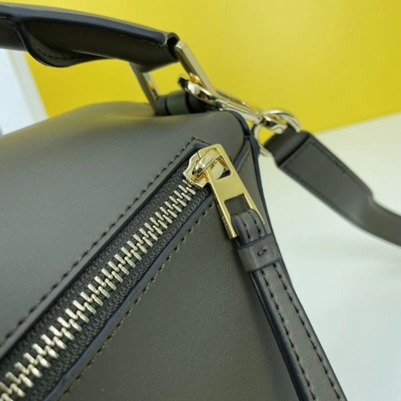 Trendsetting Loewe Puzzle Bags 83658