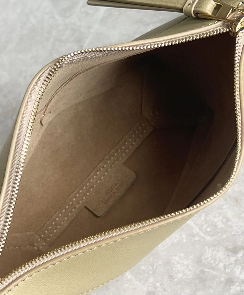 WeatherProof Loewe Puzzle Bags 58443