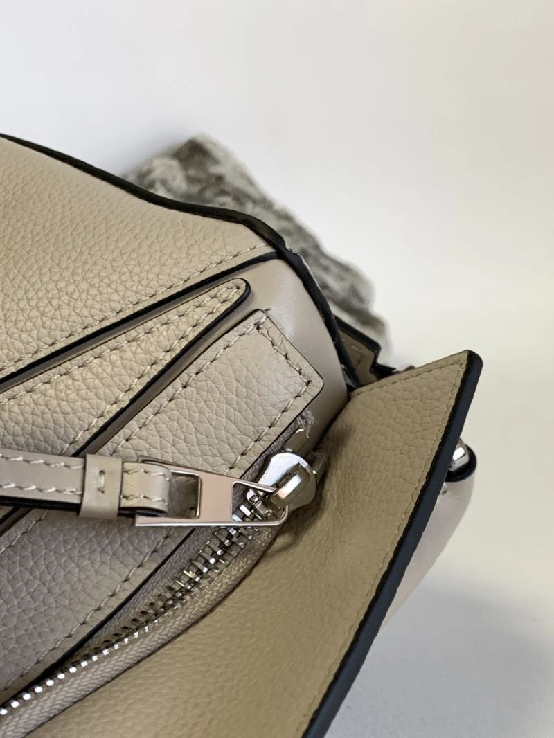 Durable Loewe Puzzle Bags 77384