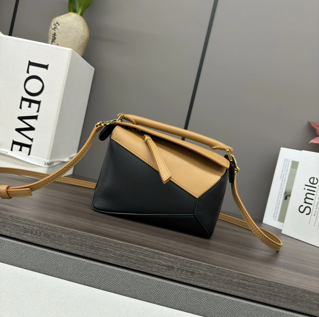 Sustainable Loewe Puzzle Bags 72126