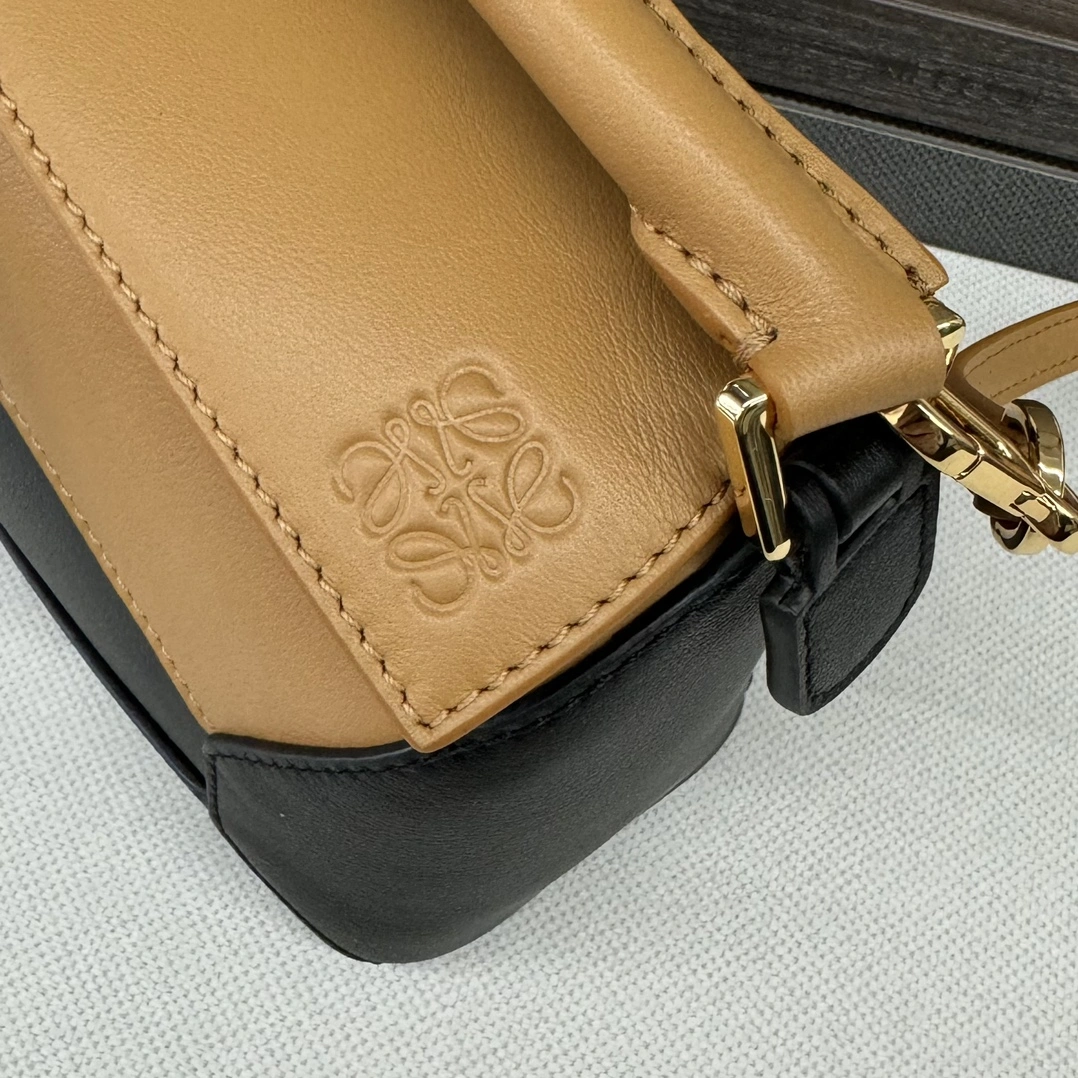Sustainable Loewe Puzzle Bags 72126