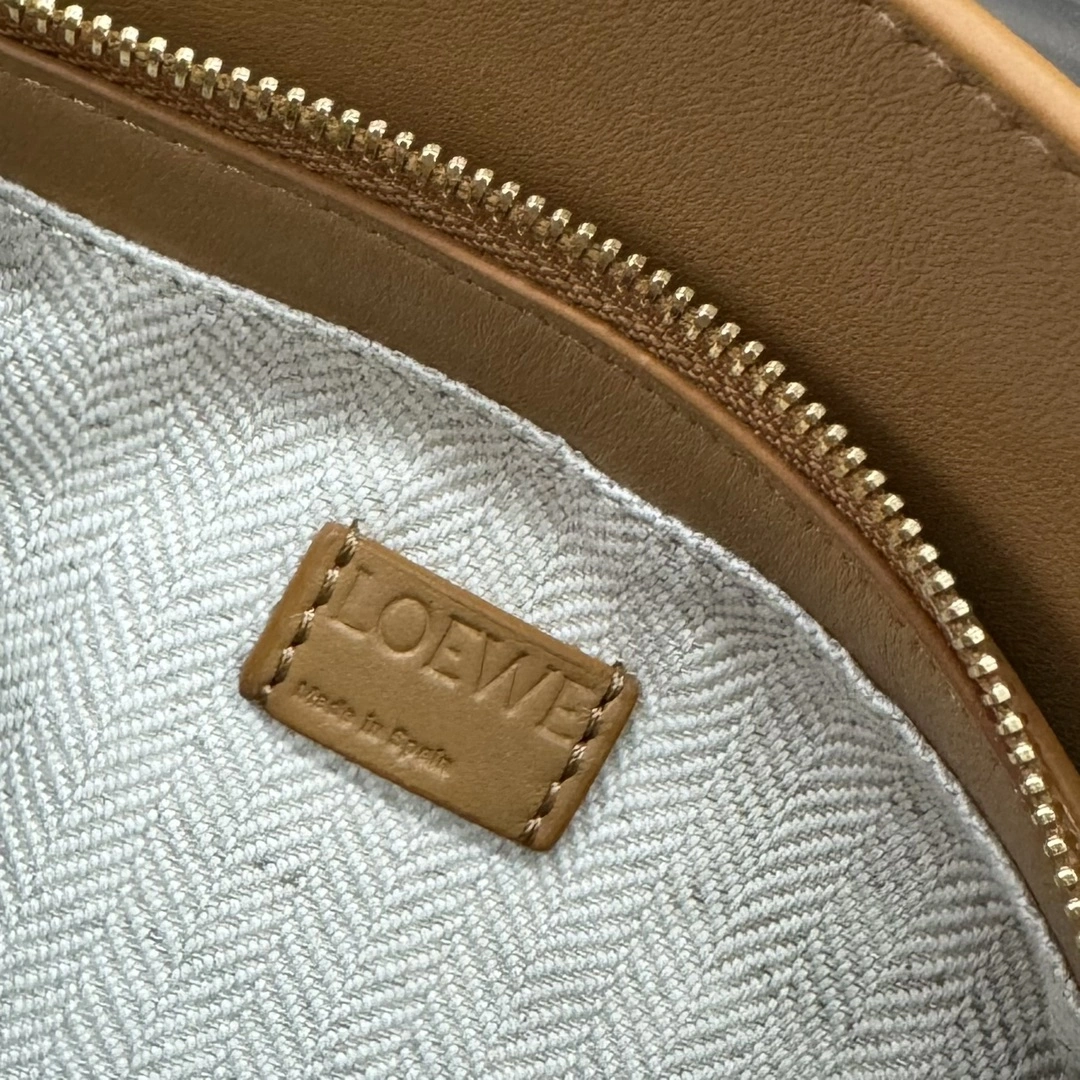Sustainable Loewe Puzzle Bags 72126