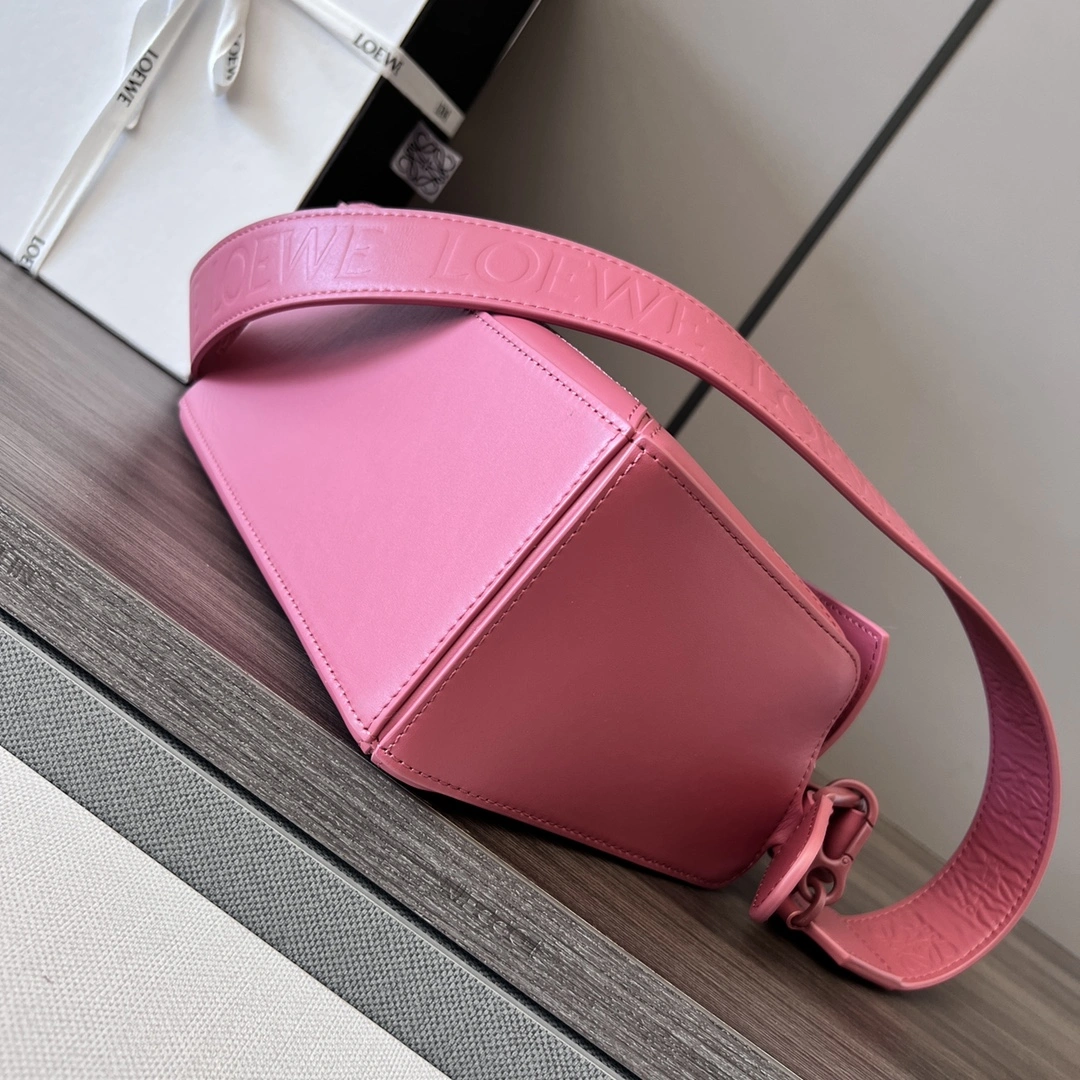 Stretchable Loewe Puzzle Bags 72124