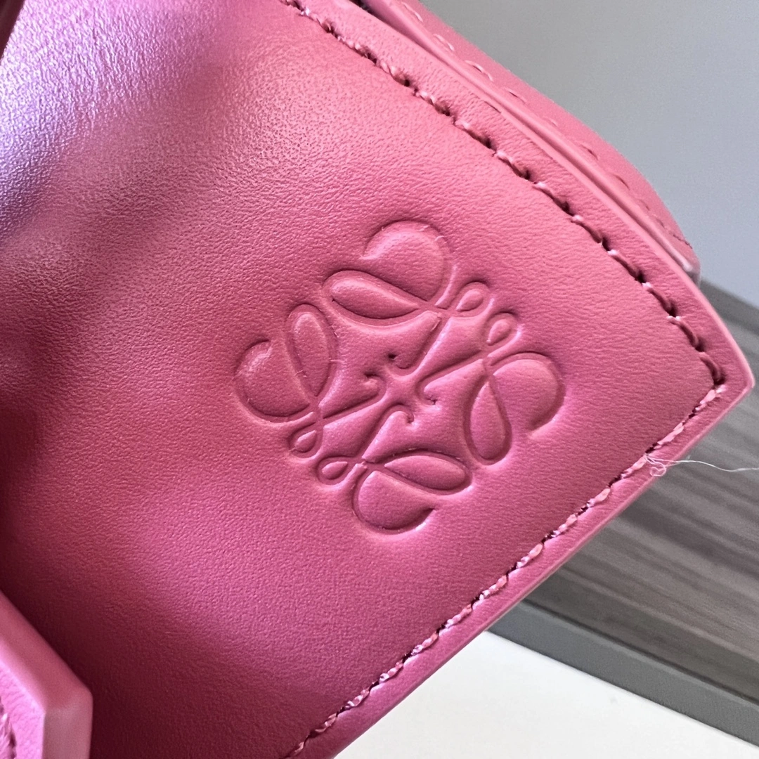 Stretchable Loewe Puzzle Bags 72124