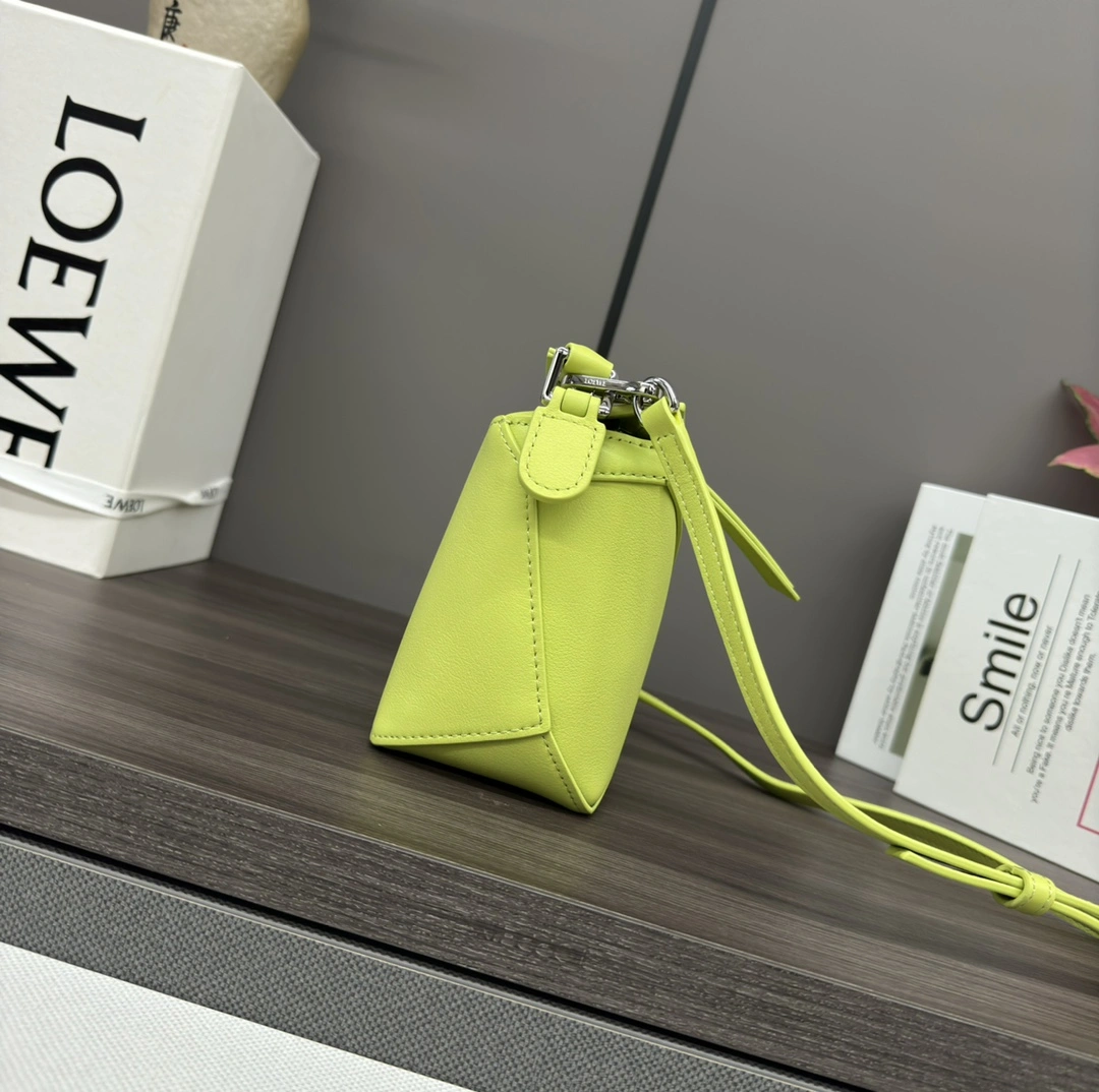 Resilient Loewe Puzzle Bags 72114